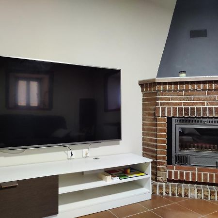 Casa Rural Apartamentos Angel Inguanzo Arenas De Cabrales Екстериор снимка
