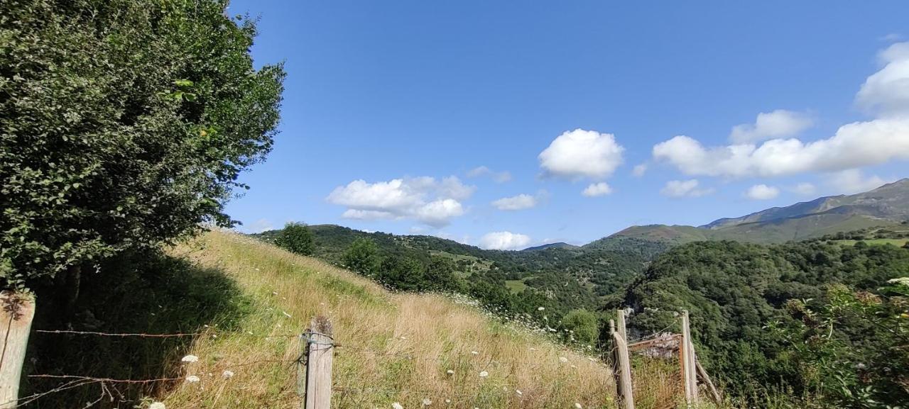 Casa Rural Apartamentos Angel Inguanzo Arenas De Cabrales Екстериор снимка