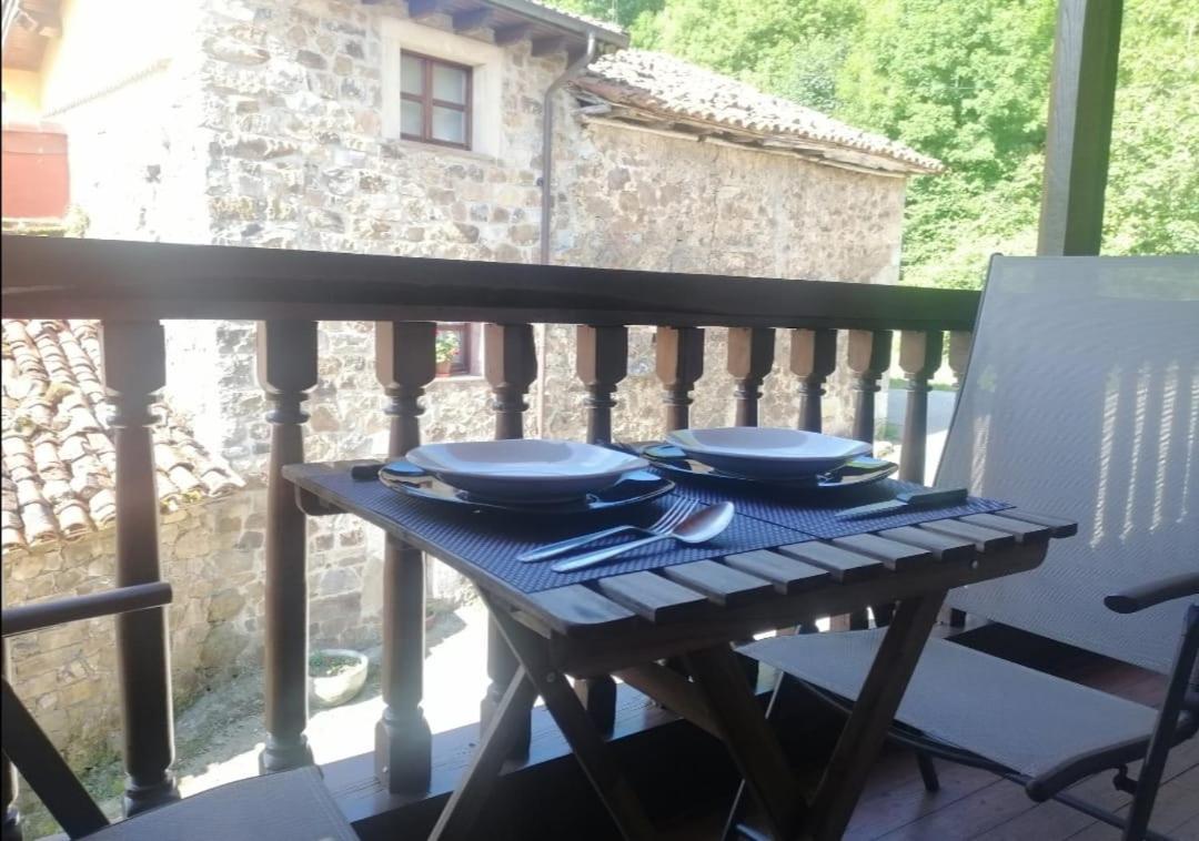 Casa Rural Apartamentos Angel Inguanzo Arenas De Cabrales Екстериор снимка