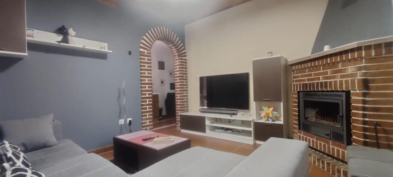 Casa Rural Apartamentos Angel Inguanzo Arenas De Cabrales Екстериор снимка