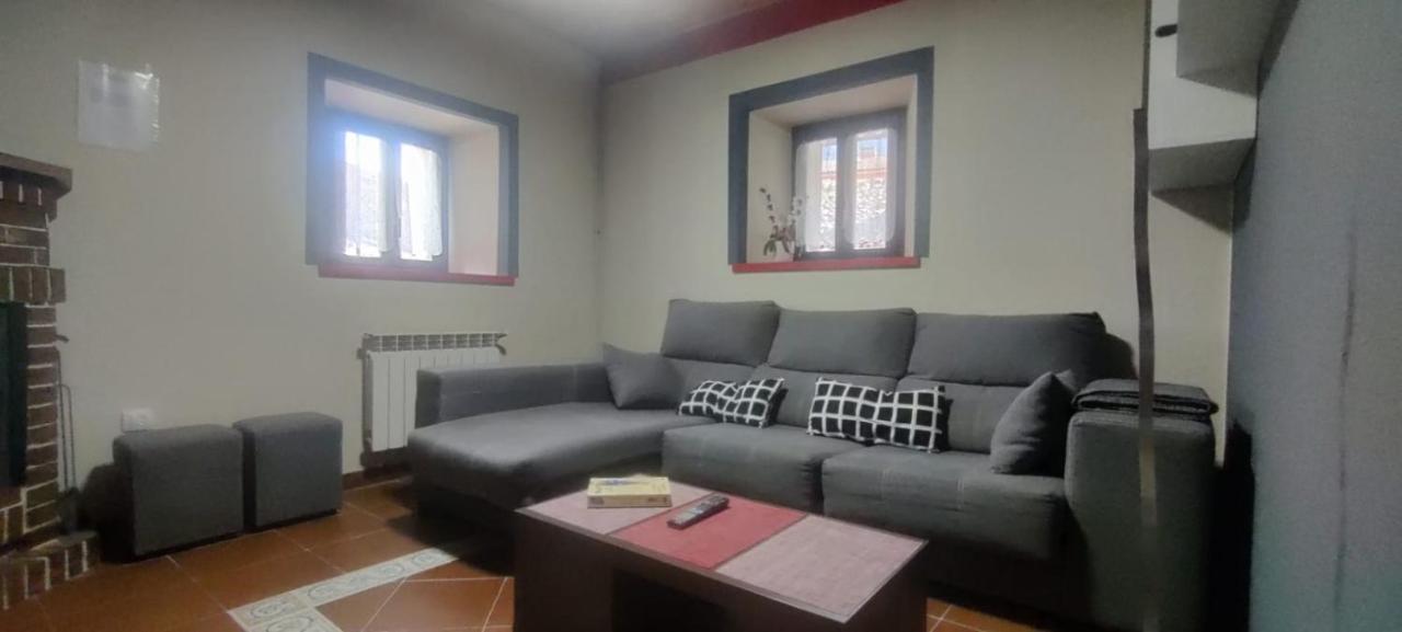 Casa Rural Apartamentos Angel Inguanzo Arenas De Cabrales Екстериор снимка